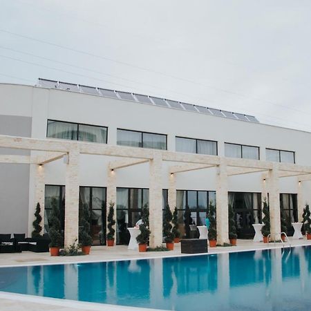 Отель Pik Elegance Плоешти Экстерьер фото
