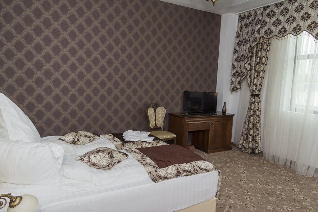 Отель Pik Elegance Плоешти Номер фото