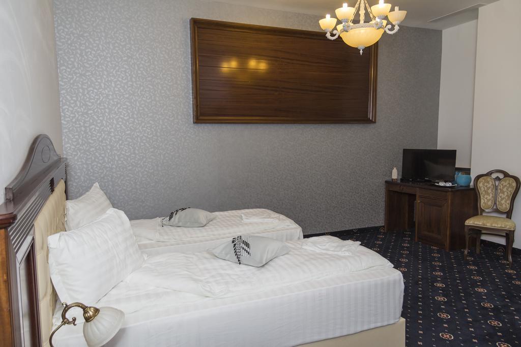 Отель Pik Elegance Плоешти Номер фото