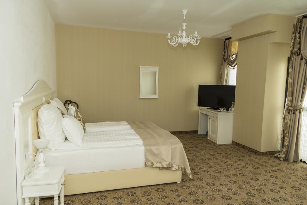 Отель Pik Elegance Плоешти Номер фото