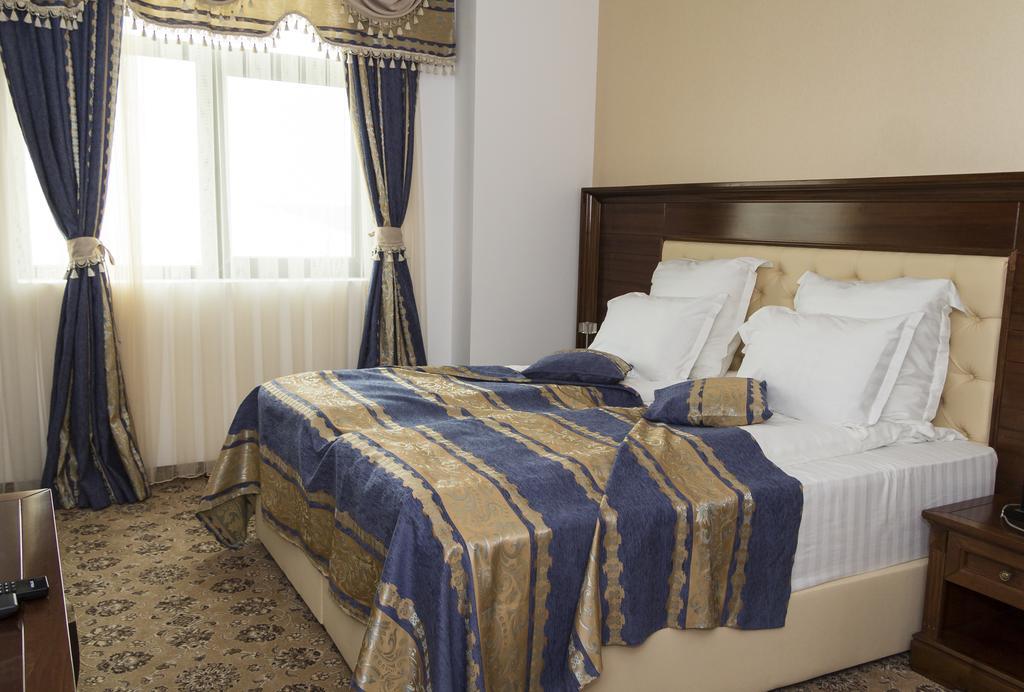 Отель Pik Elegance Плоешти Номер фото