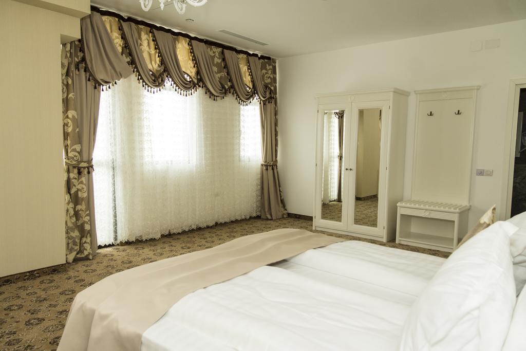 Отель Pik Elegance Плоешти Номер фото