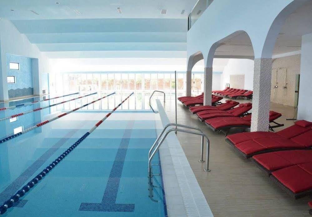 Отель Pik Elegance Плоешти Экстерьер фото